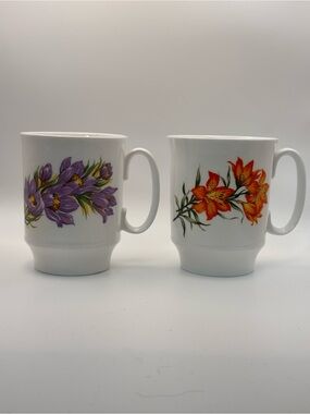 VTG Royal Windsor Prairie Crocus (Manitoba) & Prairie Lily (Saskatchewan) Mugs